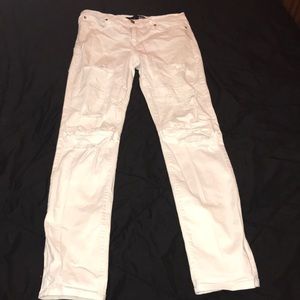 Men’s White jeans ripped